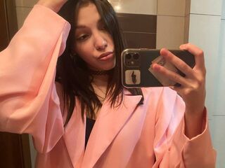 beautiful webcamgirl LucileVerlin