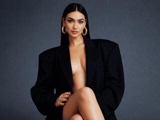 naughty chat ManuelaHall