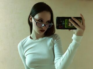 naked camgirl fingering pussy MeganDendy