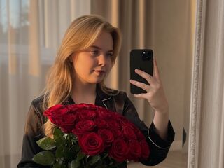 camgirl webcam MelissaMyla