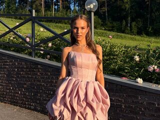 camgirl masturbating with sextoy MirianaFarris