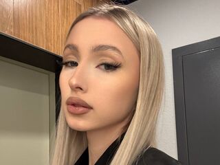 naughty cam girl masturbating with dildo MyongDegado