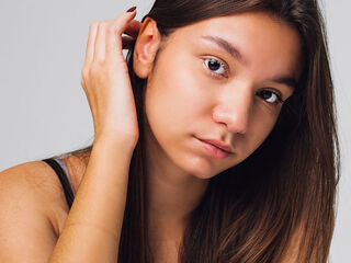 naughty camgirl fingering shaved pussy NoeliaZiler