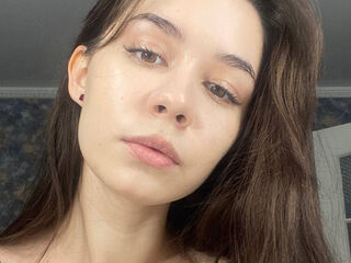 girl showing tits ReginaFaist