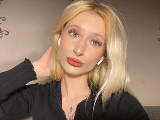 camgirl showing pussy RemiVell