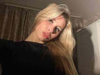chatrubate cam girl RowanBellamy