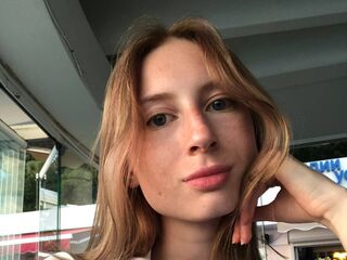 camgirl masturbating with sextoy SaraHaite
