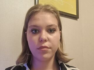 streaming live webcam SaturninaLeavitt