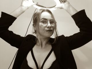 live strip tease show ScarletHanistom