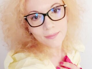 girl chatroom ScarlettJourney