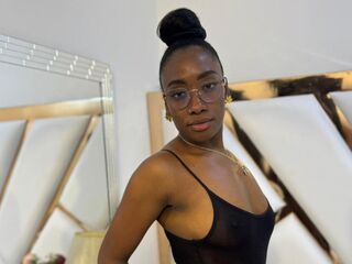 naked camgirl photo SelenaHadid