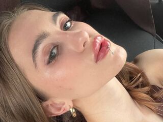kinky webcam model SilviaCoey
