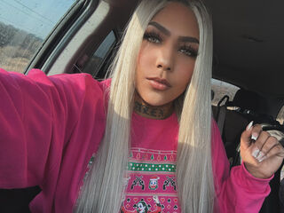 camgirl spreading pussy SnookieEmber