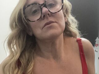 hot cam girl masturbating with vibrator SophiaHillUk