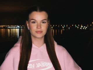 webcamgirl chatroom StaceyRouthier