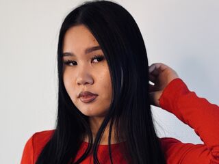 naughty camgirl masturbating with vibrator SusannaJohnston