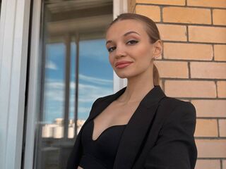 naughty chatroom SuzanUemura