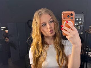 naked girl with webcam TainaSaffo