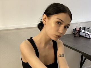 topless cam girl TaliaHicks