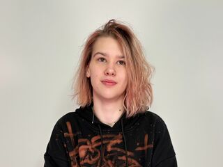 naked girl with cam masturbating WillaBurrington