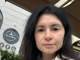 girl sex chat YulieAnna