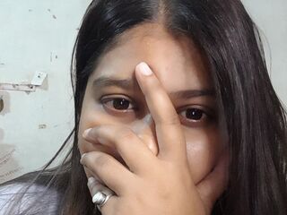 free nude live show ZubiaKhan